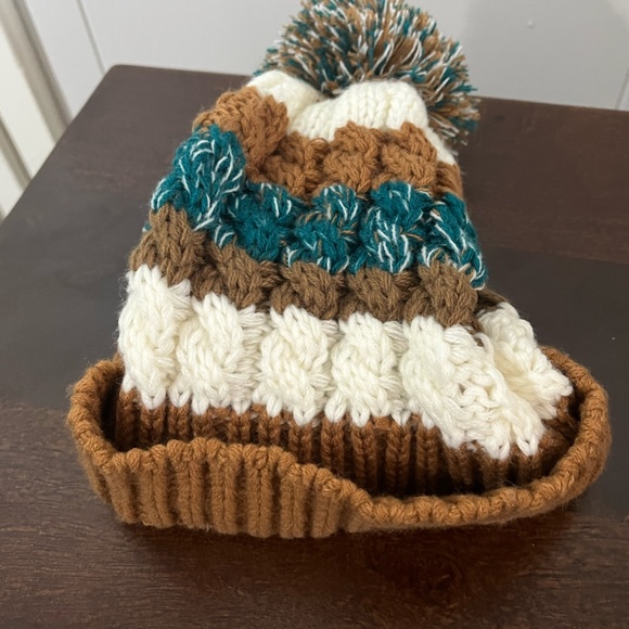 Tri-Color Beanie - Picture 3 of 3